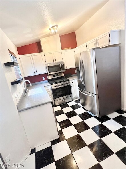 Building Photo - 8116 Cimarron Ridge Dr