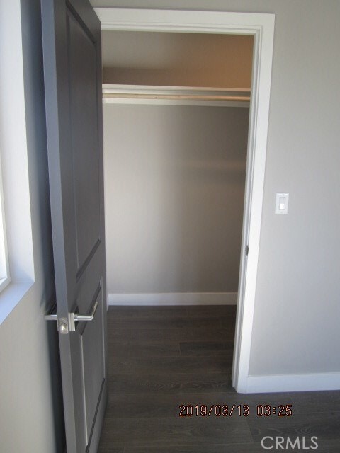 Building Photo - 6220 Tyrone Ave