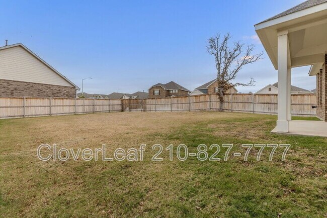 Building Photo - 200 Swinging H Ln