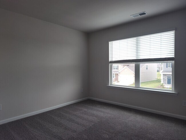 Building Photo - Beautiful New  Build Home located in the S...