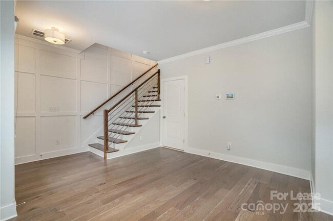 Building Photo - 1622 Nandina Cors Aly
