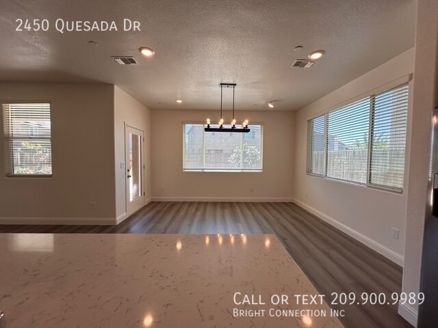 Building Photo - 2450 Quesada Dr