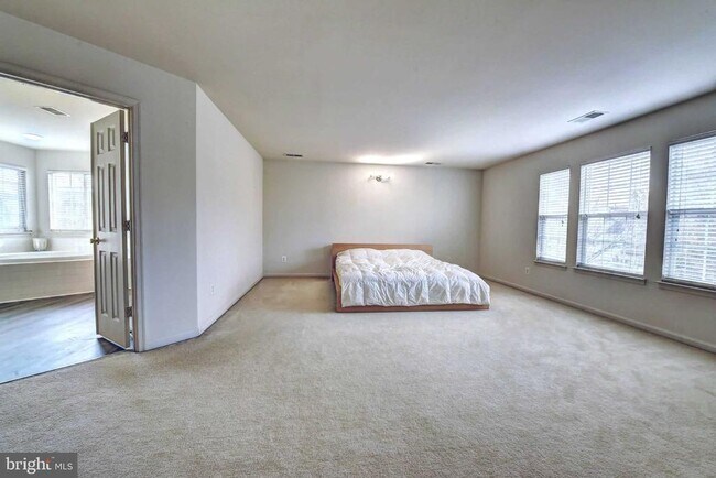 Building Photo - 110 Hunton Dr
