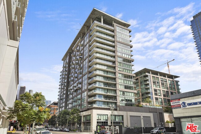 Building Photo - 1100 S Hope St