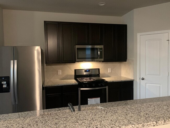 Building Photo - 24542 Lorenzo Glaze Trail