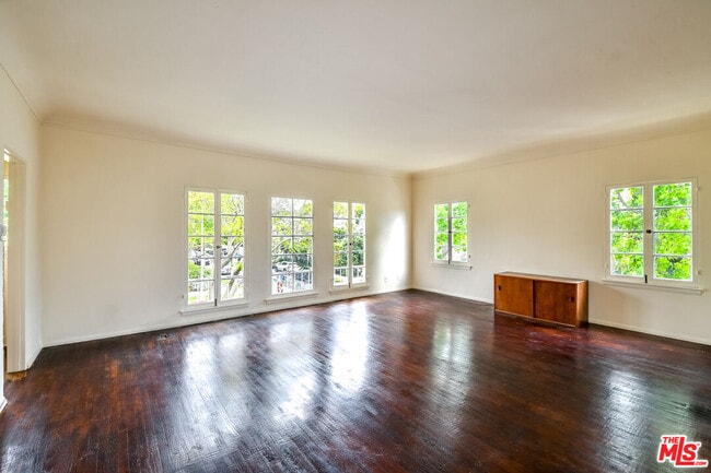 Building Photo - 803 Croft Ave