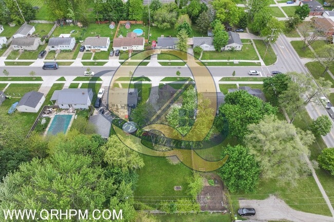 Building Photo - Available Now in Fenton!!!