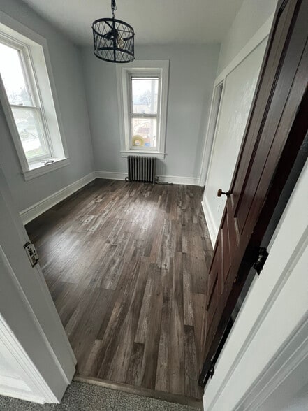 Building Photo - 100 S Broad St