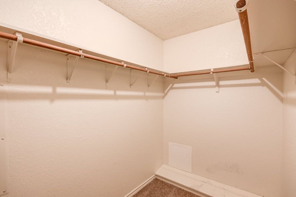 Master Closet - 303 Confederate Dr