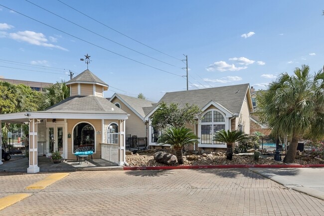 Building Photo - 2300 Old Spanish Trl