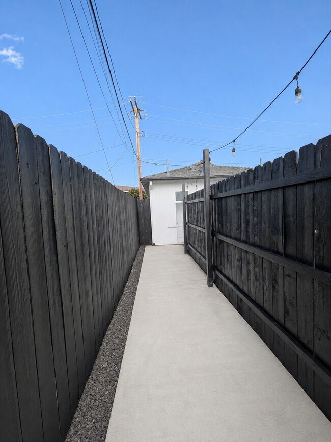 Building Photo - NEW UNIT! Be the First to Live in This Brand-New Fully Furnished ADU