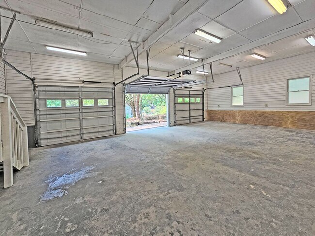 Building Photo - COMING: Spacious East Cobb Cape Cod with Main-Level Primary Suite & 3-Car Garage