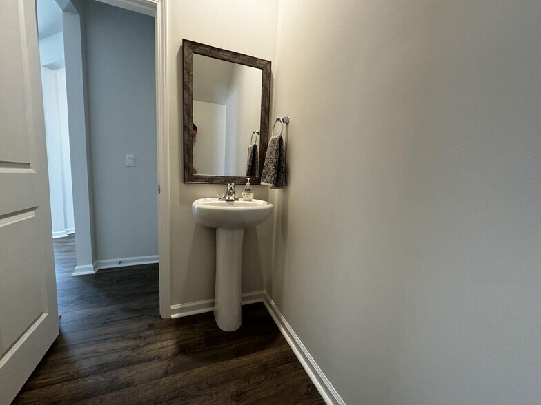 Building Photo - 745 Embark Cir
