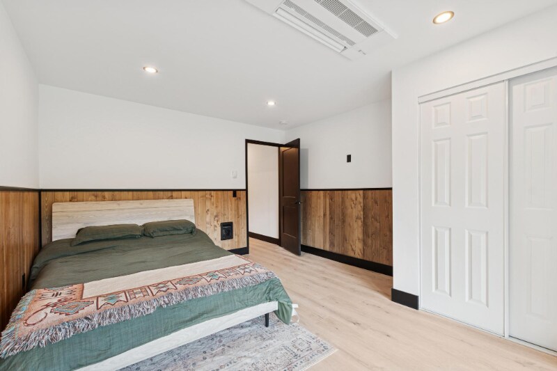 Building Photo - 172 E Many Lakes Dr