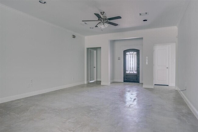 Building Photo - 2825 Gordon Ave