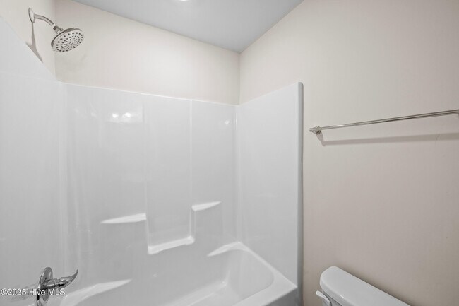 Building Photo - 110 Jaydn Dr E