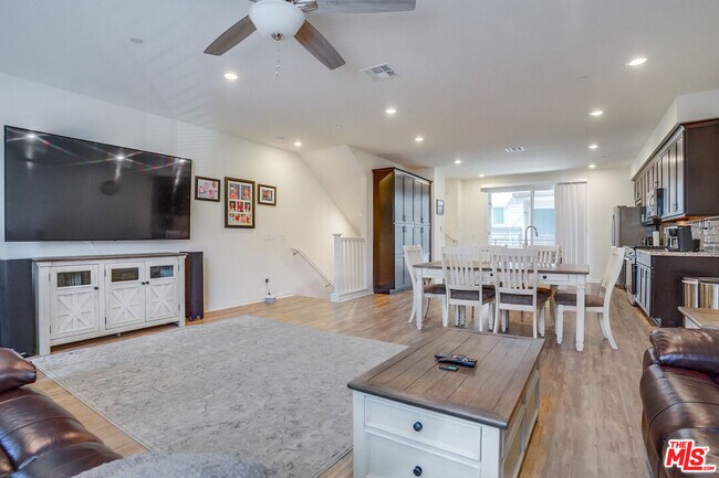 Building Photo - 20619 Oakglen Ln