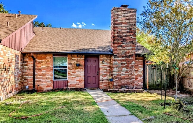 Primary Photo - 1412 Hawk Tree Dr