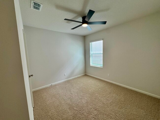 Building Photo - 490 Seaspray Dr