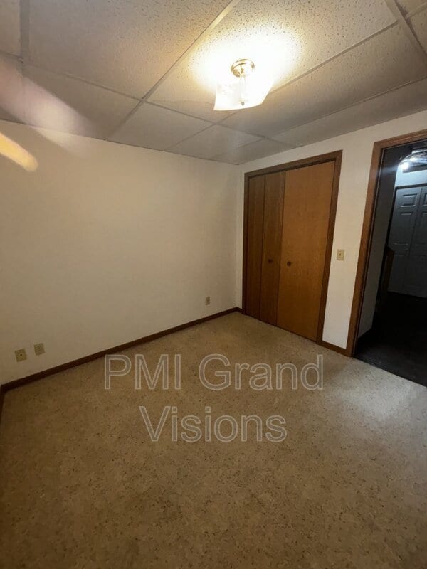 Building Photo - 1103 6th St