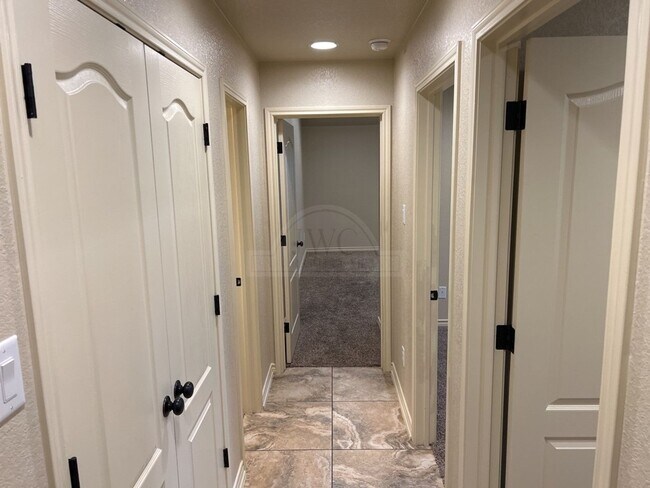Building Photo - 5910 Cordillera Dr