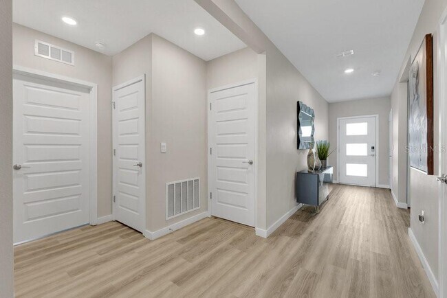 Building Photo - 431 Tanis Ave