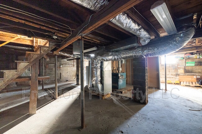 Building Photo - 120 Whiting St