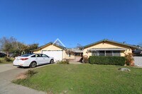 Building Photo - Charming 3bd/2ba Foothill Farms Home With 2 Car Garage!