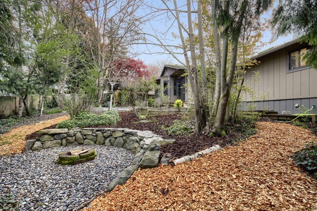 Building Photo - 1707 SW Binford Lake Pkwy