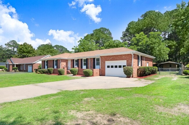 Building Photo - 302 Cedar Rd