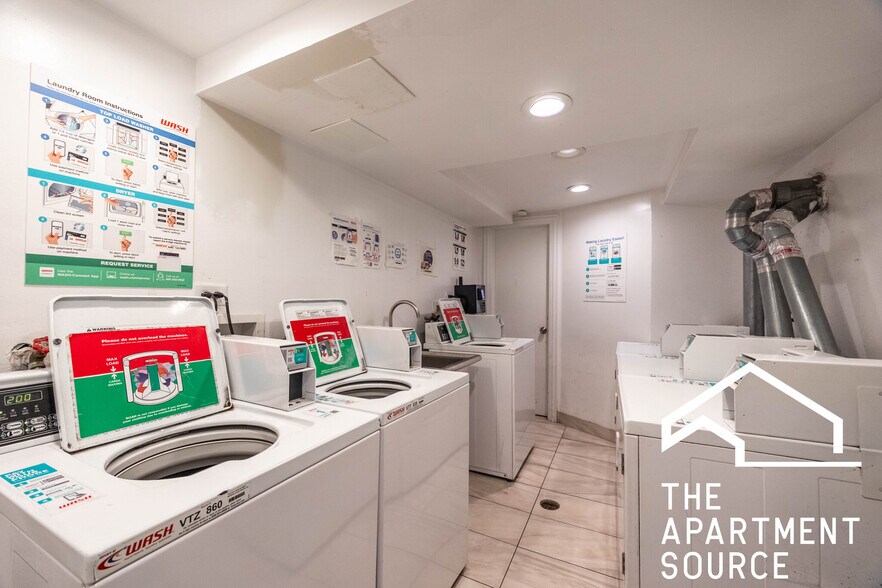 Building Photo - 6011 N Winthrop Ave