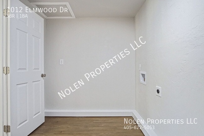 Building Photo - 1012 Elmwood Dr