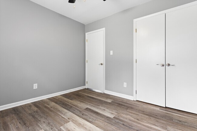 Building Photo - 2600 Mallard Ct