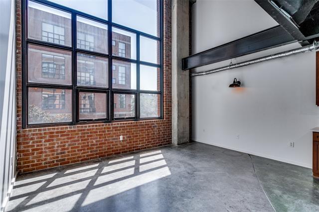 Building Photo - 3110 Thomas Ave