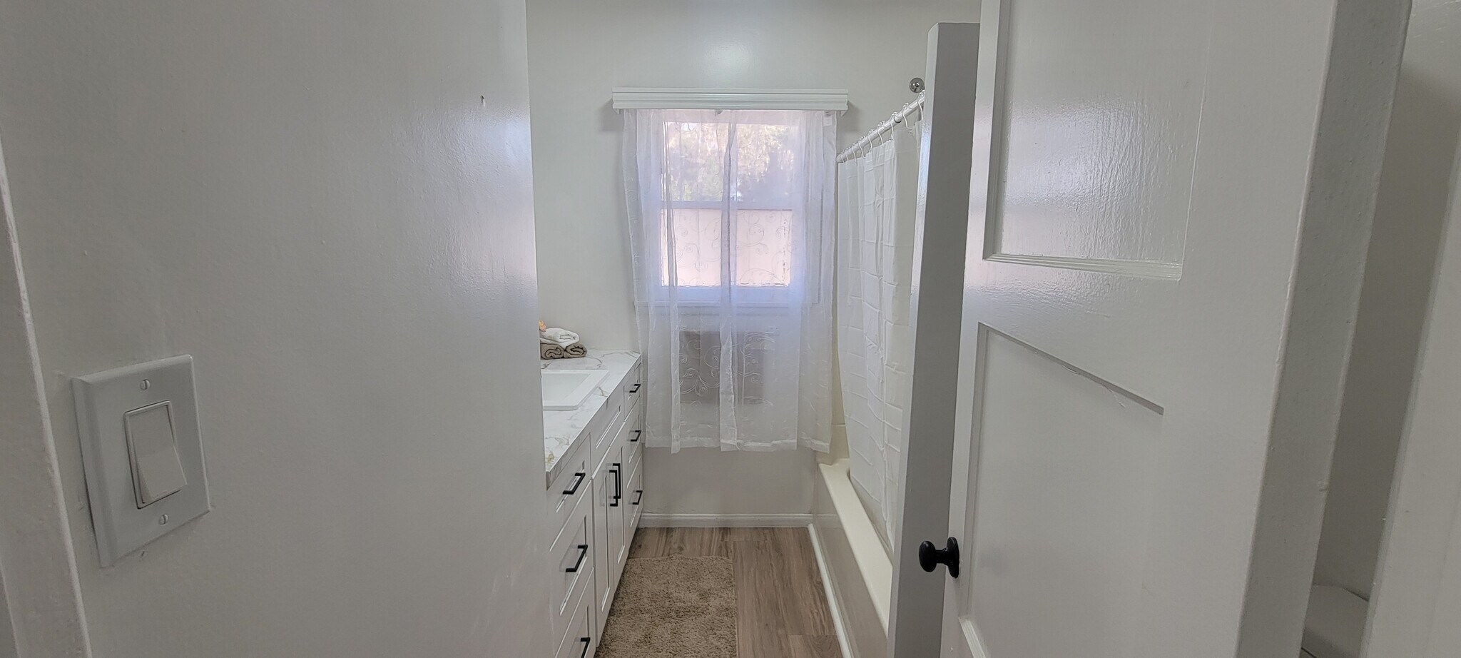 Building Photo - 16911 Glenetta Way