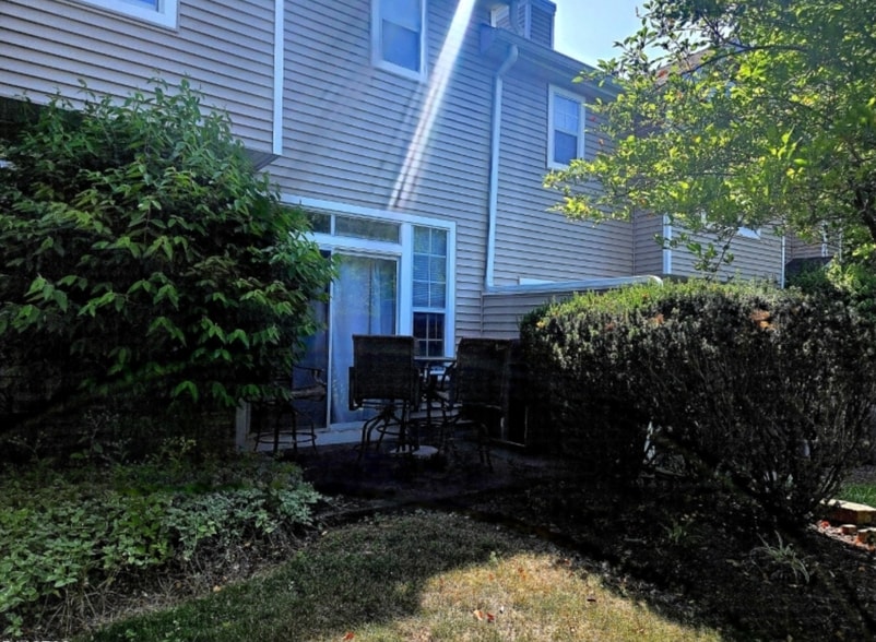 Building Photo - 34 High Pond Ln