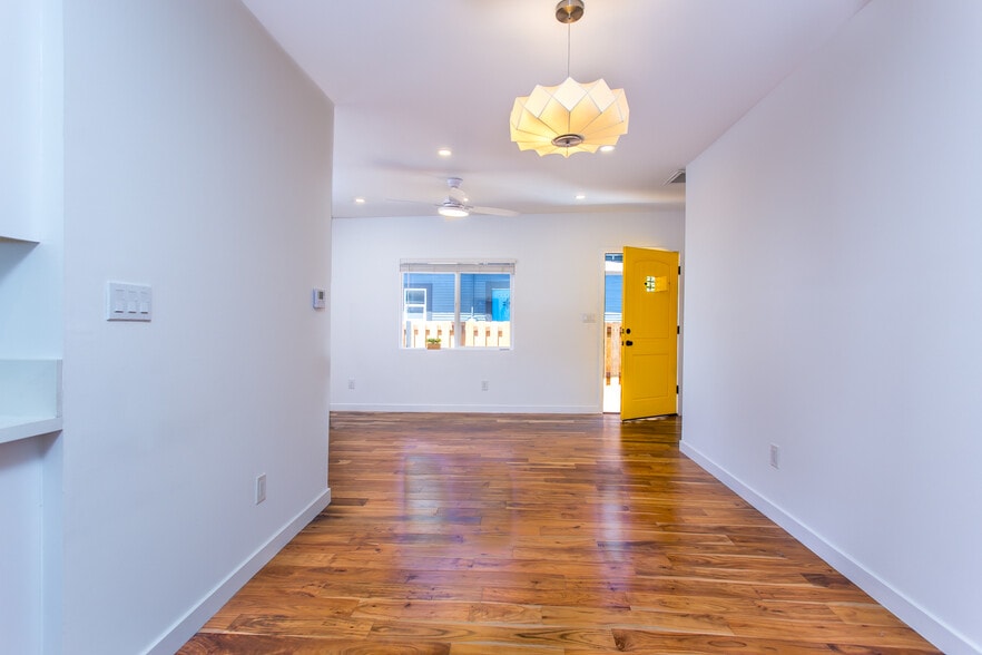 Building Photo - 3440 N Figueroa St