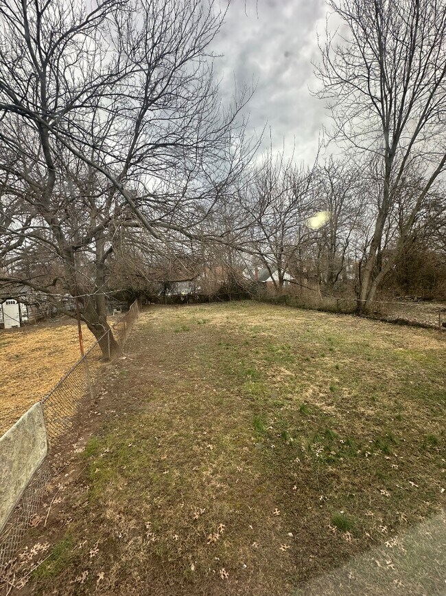 Building Photo - 6044 Mayflower Ave