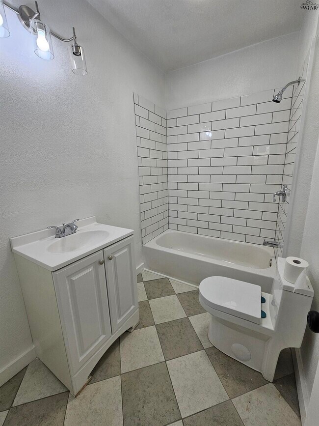 Building Photo - 2503 Buchanan St