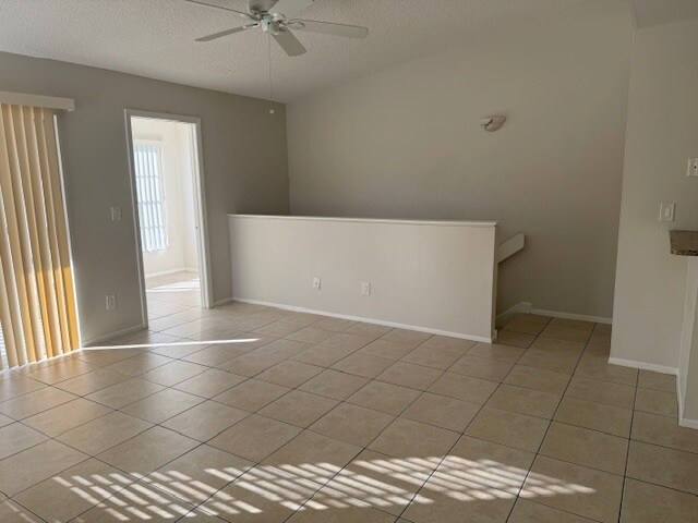 Building Photo - 153 Santa Clara Dr