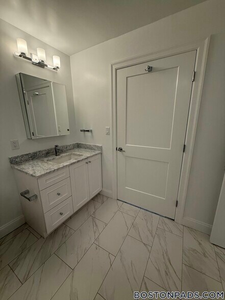 Building Photo - 120 Gerry Rd