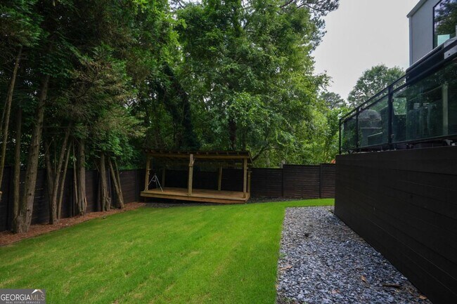 Building Photo - 1099 Vista Trail NE