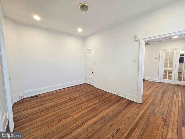 Building Photo - 5455 Ridge Ave