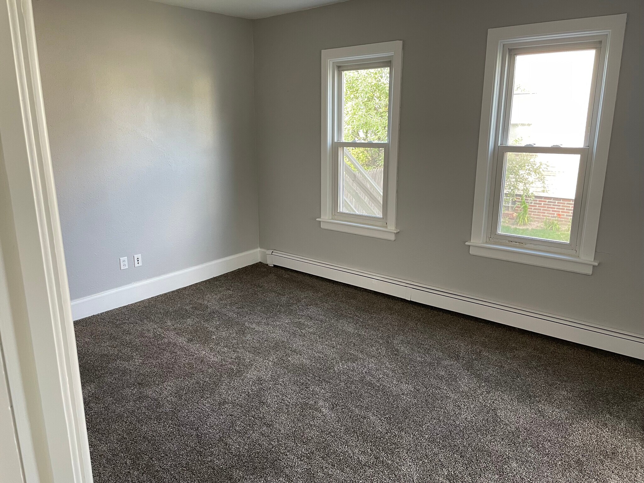 Building Photo - 1638 Saemann Ave