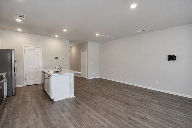 Building Photo - 212 Dale Mires Ln