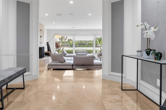 Building Photo - 415 Rovino Ave