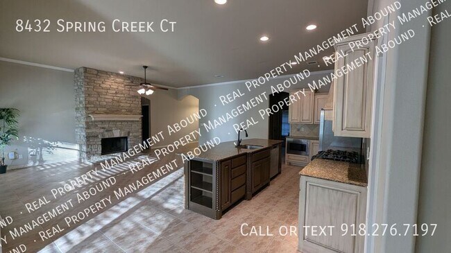 Building Photo - 8432 Spring Creek Ct