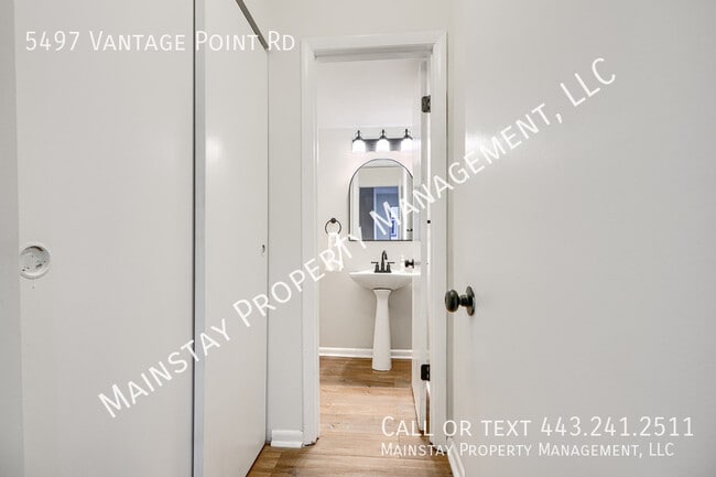 Building Photo - 5497 Vantage Point Rd