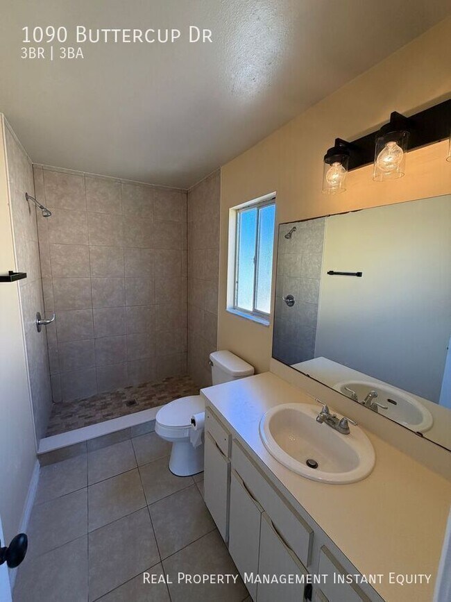 Building Photo - 1090 Buttercup Dr