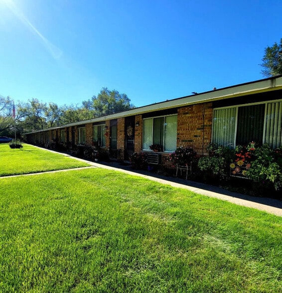 Primary Photo - Brookside